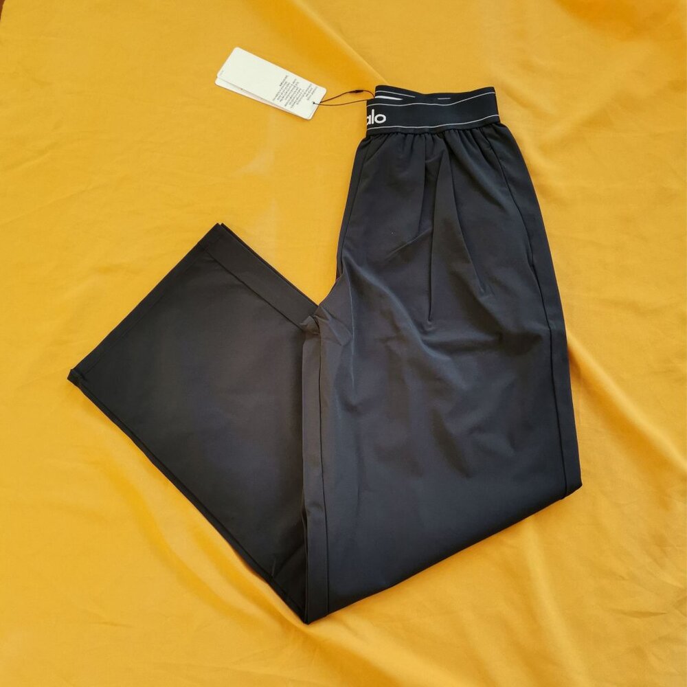 NWOT ALO Yoga Navy Trousers